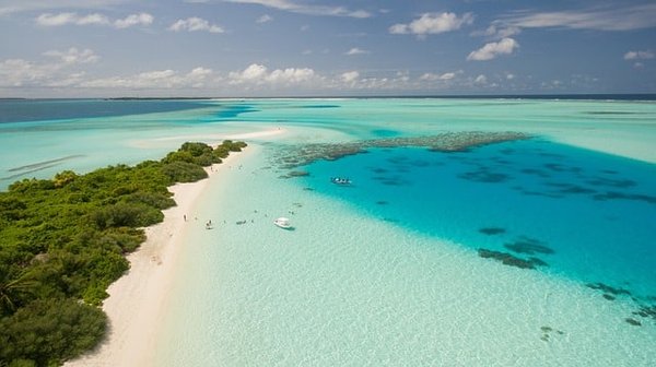Guide ultime : Conseils pour choisir une destination de voyage en été sans se ruiner