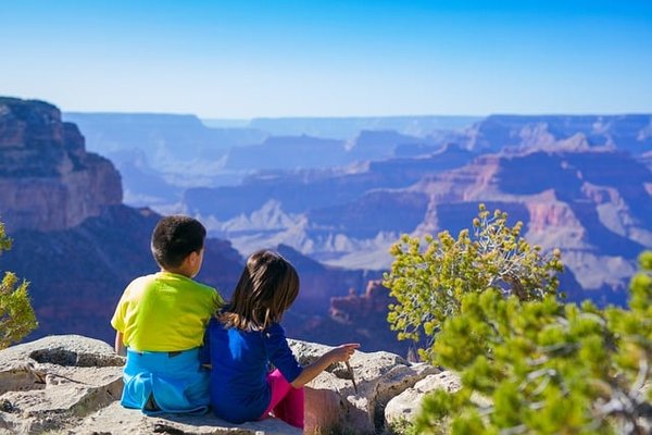 Conseils pratiques pour voyager sereinement avec des enfants